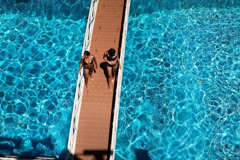 Hotel Taxiarhis لوترا كيلينيس المظهر الخارجي الصورة