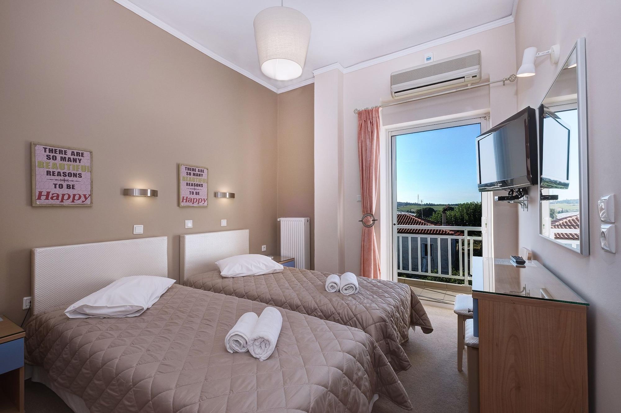 Hotel Taxiarhis لوترا كيلينيس المظهر الخارجي الصورة